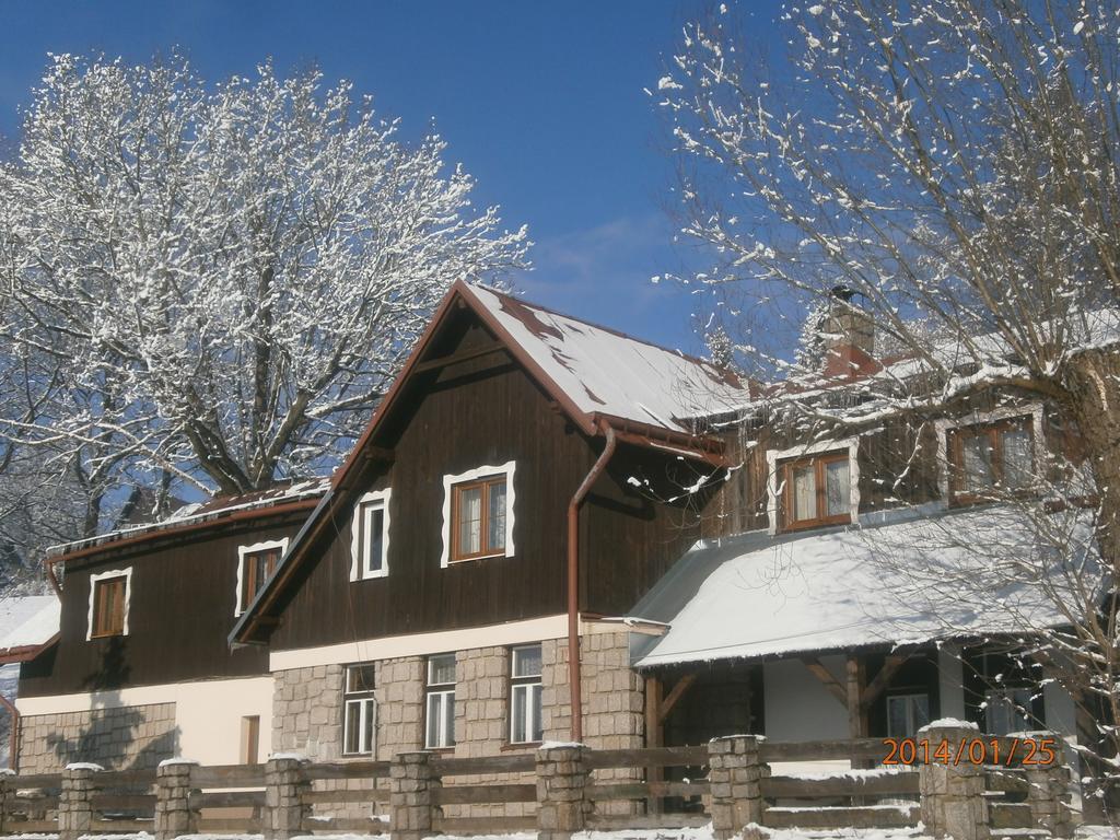 Horská chata Roubenka Strážné Esterno foto